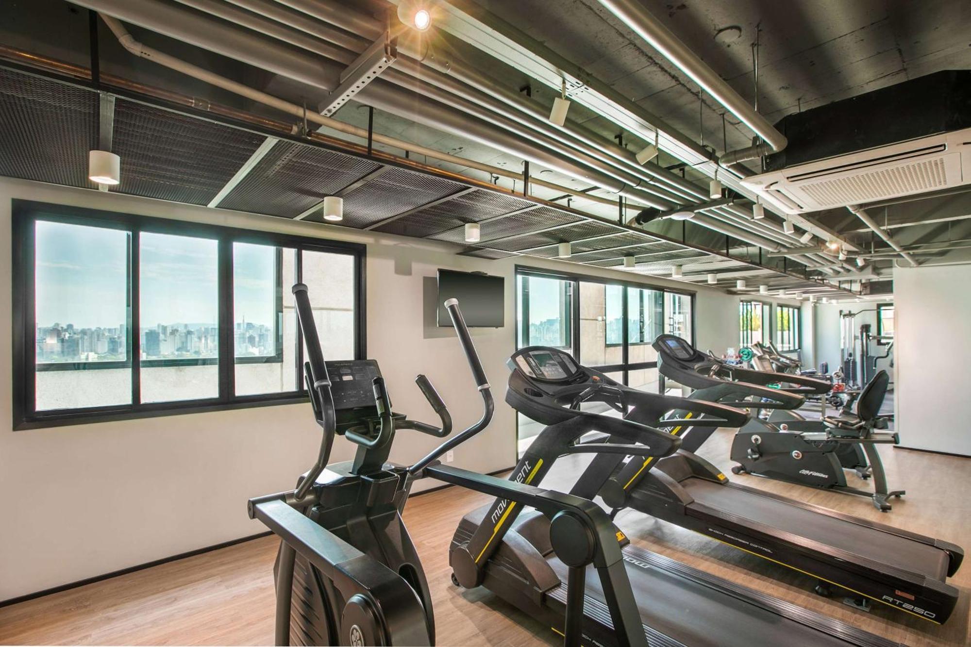 מלון סאו פאולו Melia Jardim Europa מראה חיצוני תמונה The gym at the 1000m² sports and wellness centre