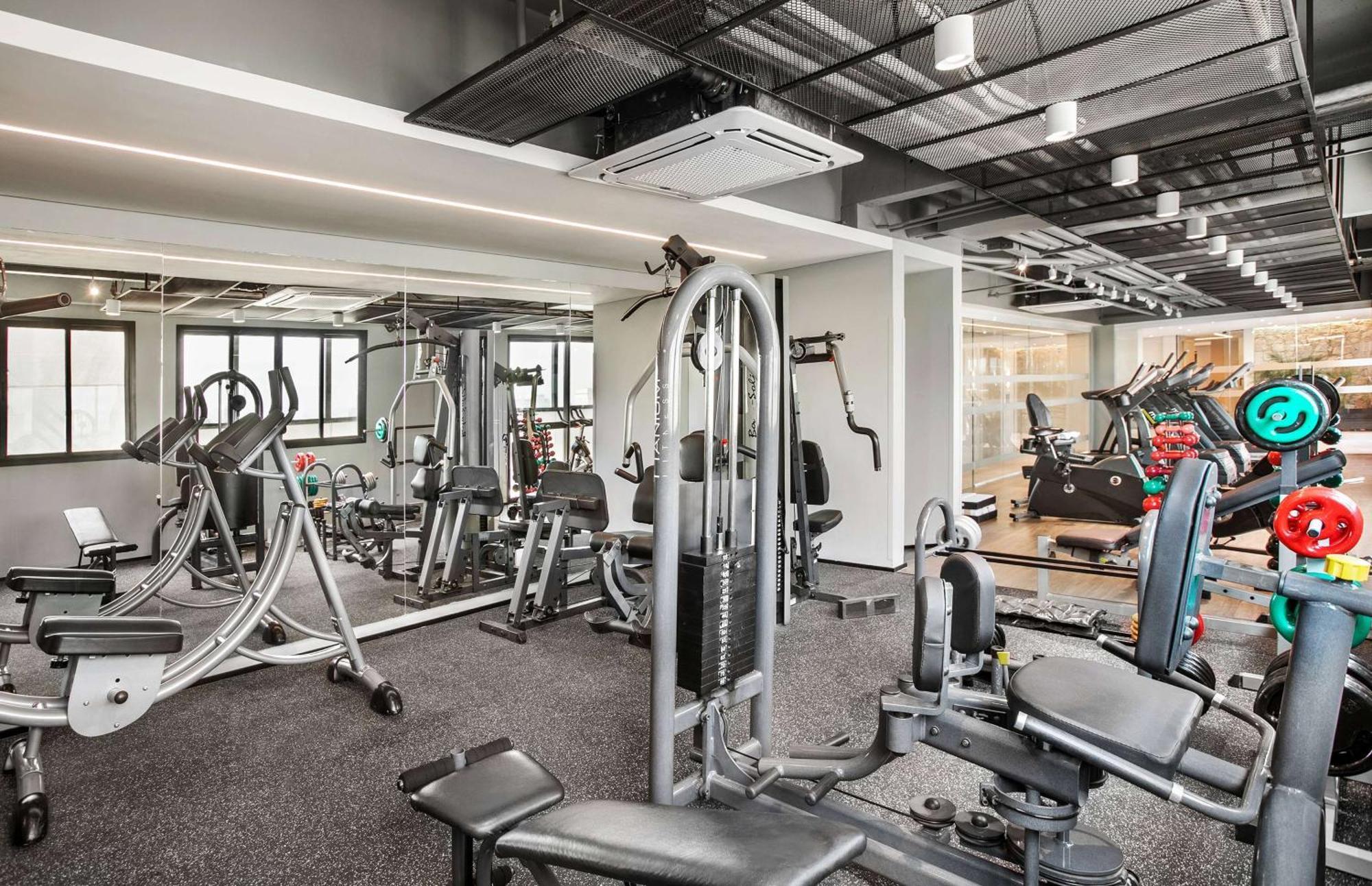 מלון סאו פאולו Melia Jardim Europa מראה חיצוני תמונה The gym at the 1000m² sports and wellness centre